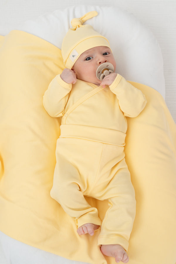 Tradicion mexicana del amarillo para bebes