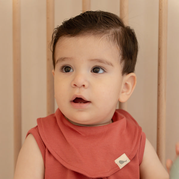 Baberito en color Azul Marino - ropa organica para bebe - Mae & Mini